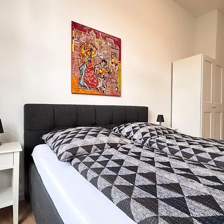 Schicke Inmitten Der Altstadt * Schwerin (Mecklenburg-Vorpommern)